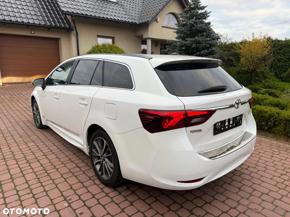 Toyota Avensis 2.0 D-4D Premium - 3