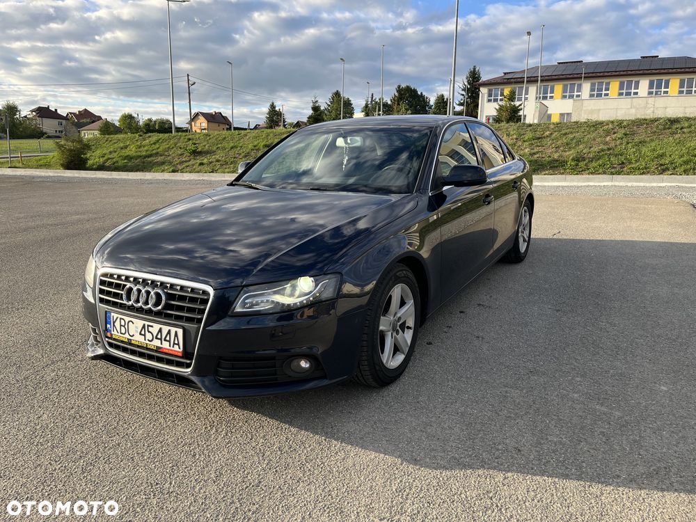 Audi A4 Limousine - 1