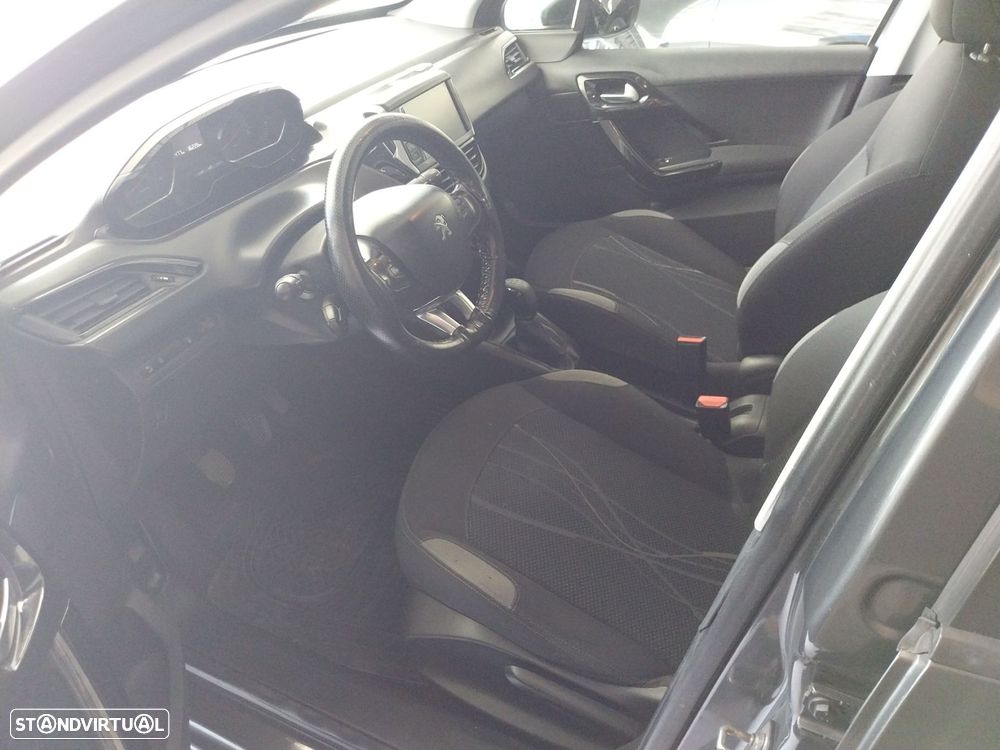 Peugeot 208 1.4 HDi - 6