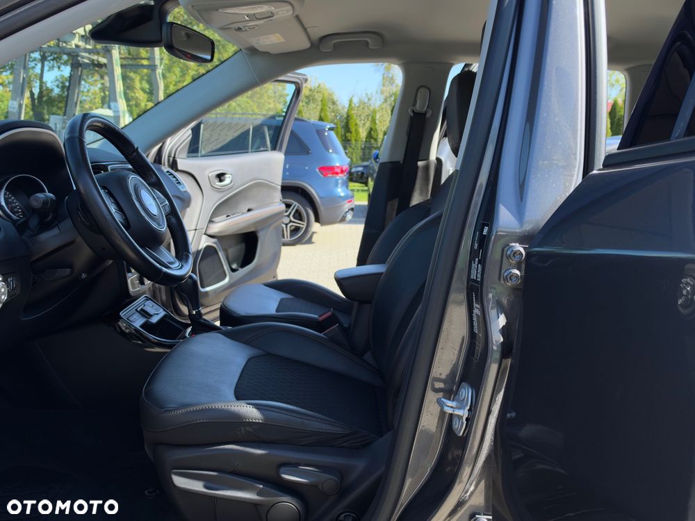 Jeep Compass - 28