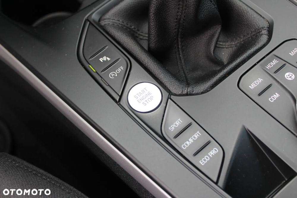 BMW Seria 2 218i - 18