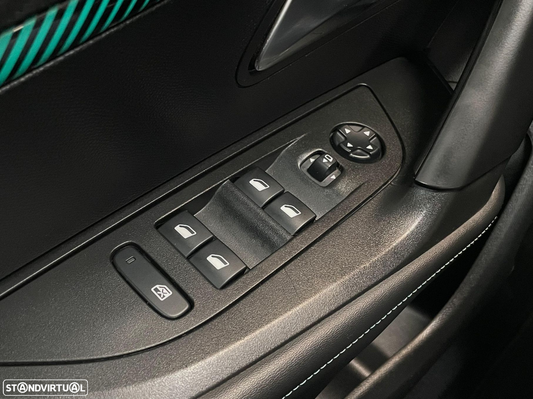 Peugeot 2008 1.2 PureTech Allure - 15