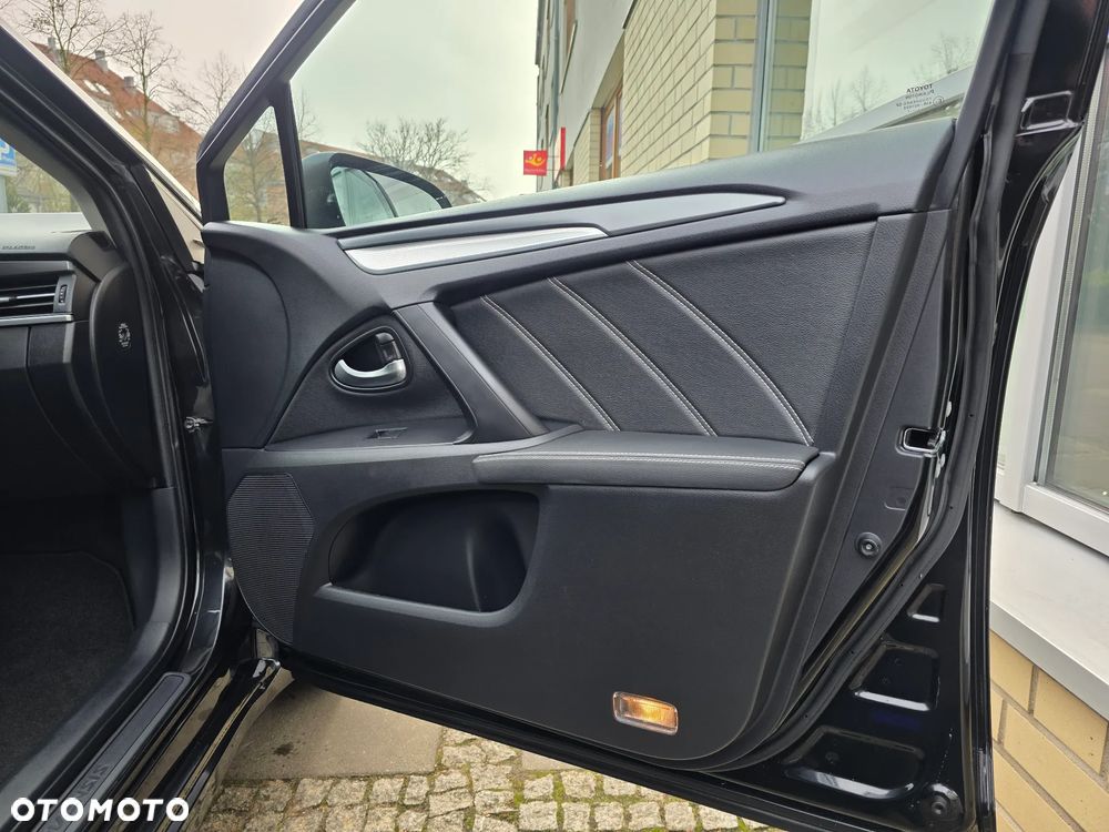 Toyota Avensis 1.8 Prestige - 24