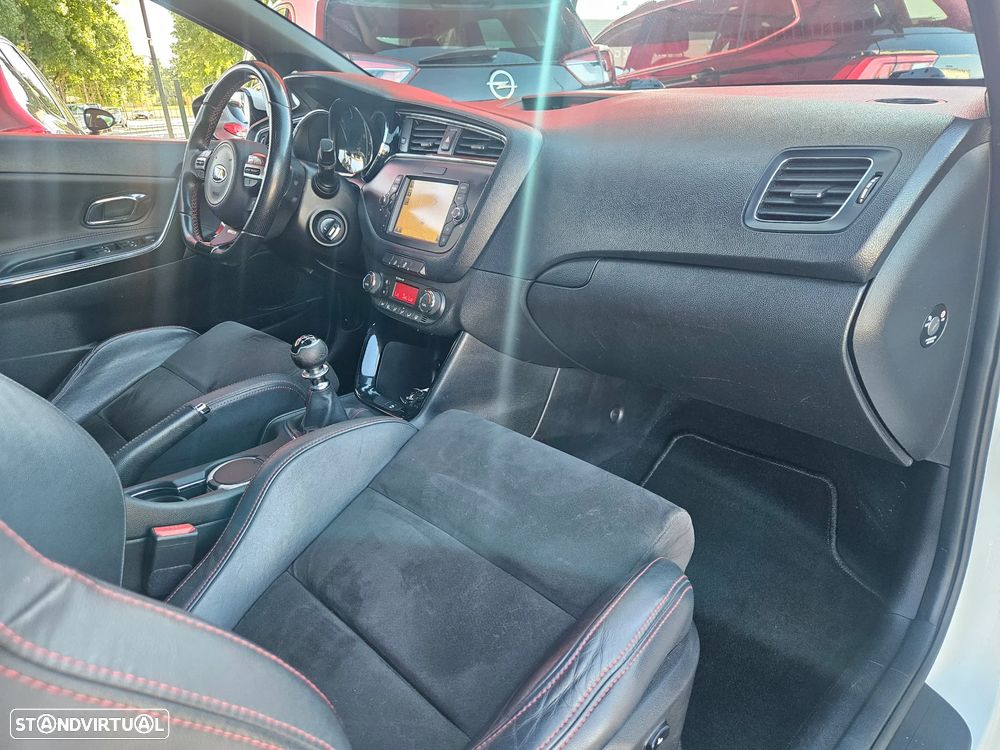 Kia Ceed 1.6 T-GDi GT TOP - 28