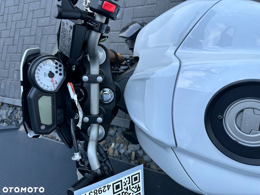 Yamaha FZ - 7