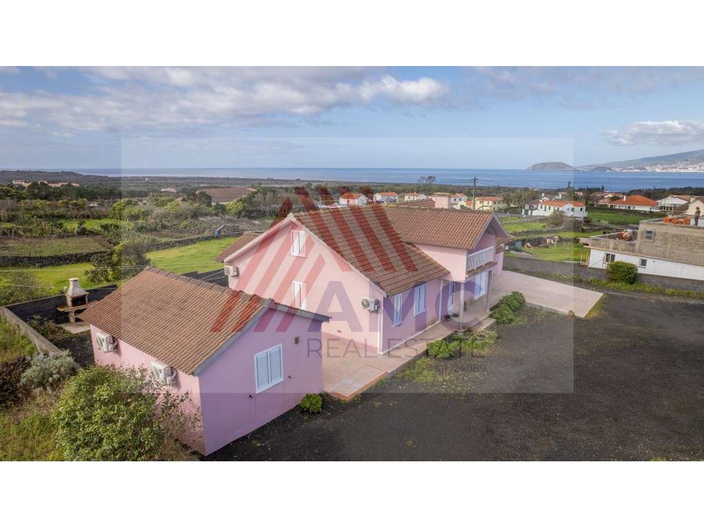 VENDE-SE IMÓVEL COM MORADIA T3 + MORADIA T1 NA MADALENA - Grande imagem: 3/27