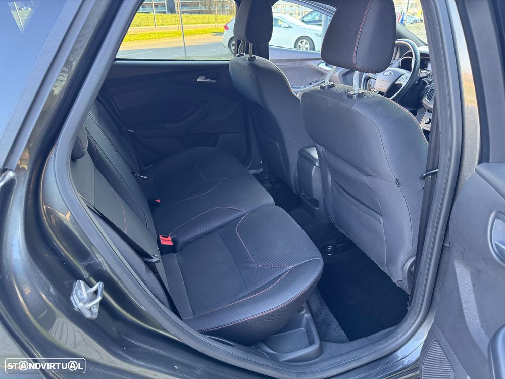 Ford Focus SW 1.5 TDCi EcoBlue ST-Line - 20