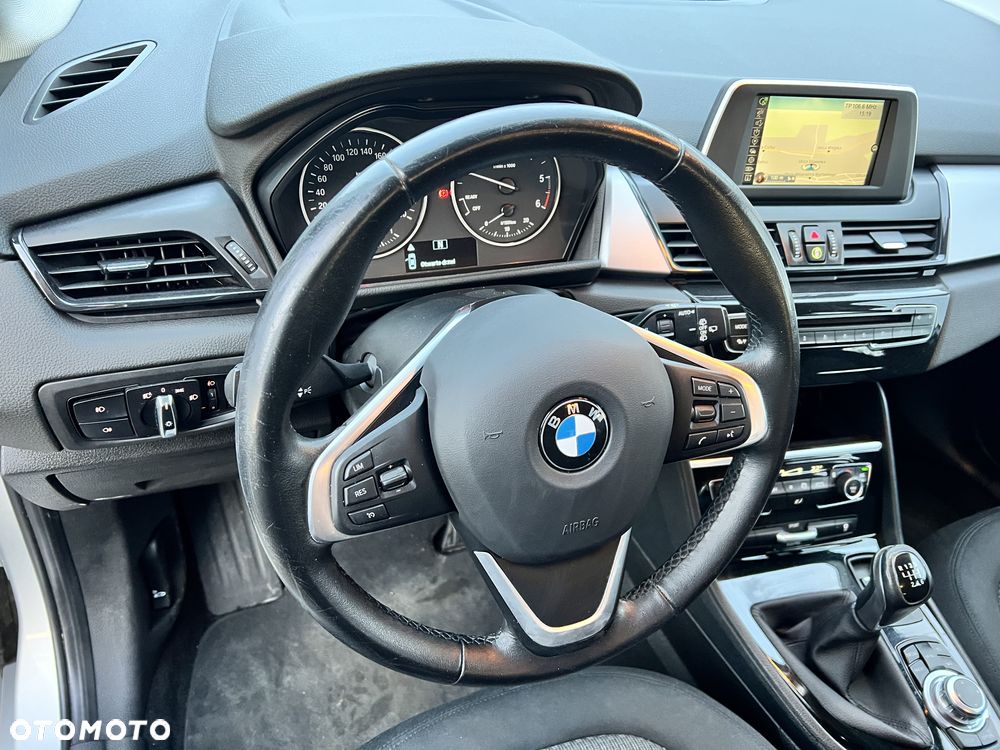 BMW Seria 2 216d - 10