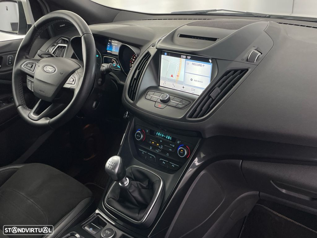 Ford Kuga 1.5 TDCi ST-Line - 24