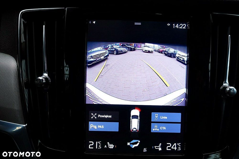 Volvo V90 Cross Country - 23