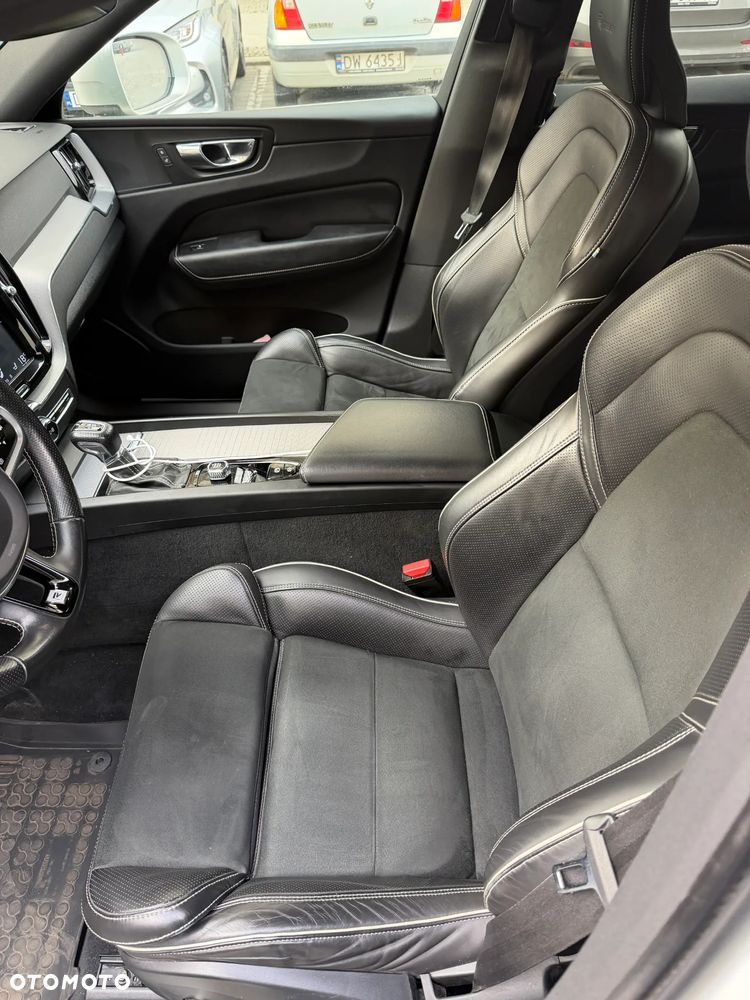 Volvo XC 60 D4 R-Design - 11