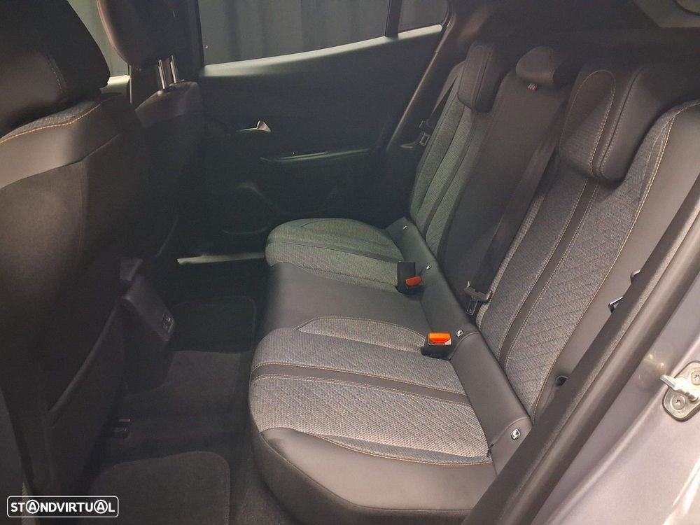 Peugeot 2008 1.2 PureTech Allure Pack — fotografia 11