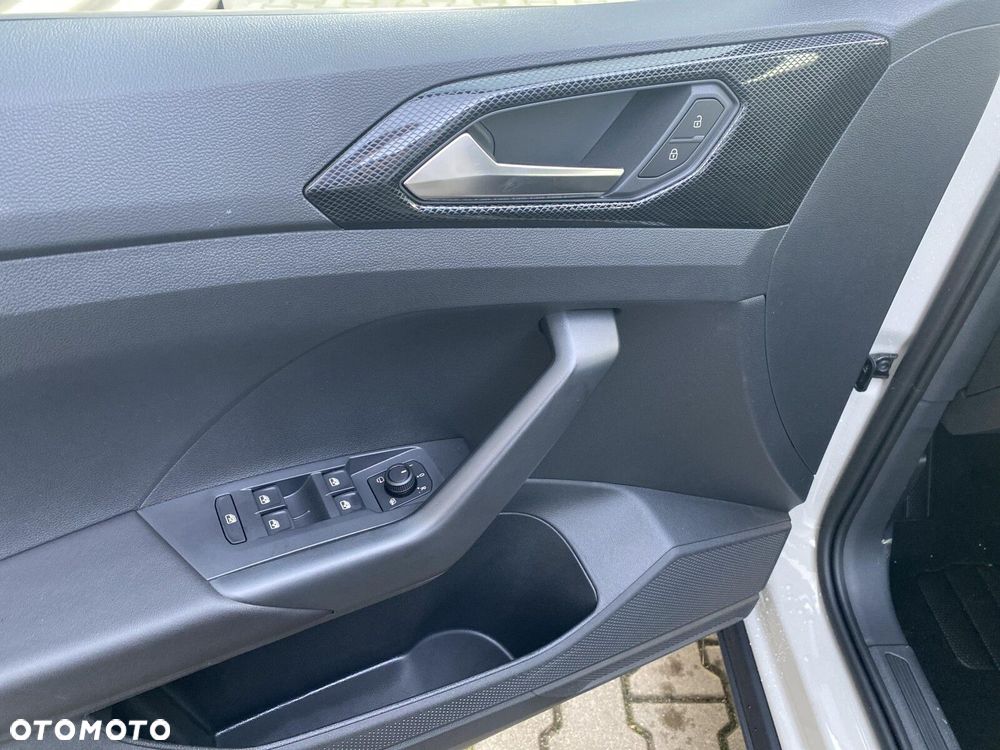 Volkswagen T-Cross - 29