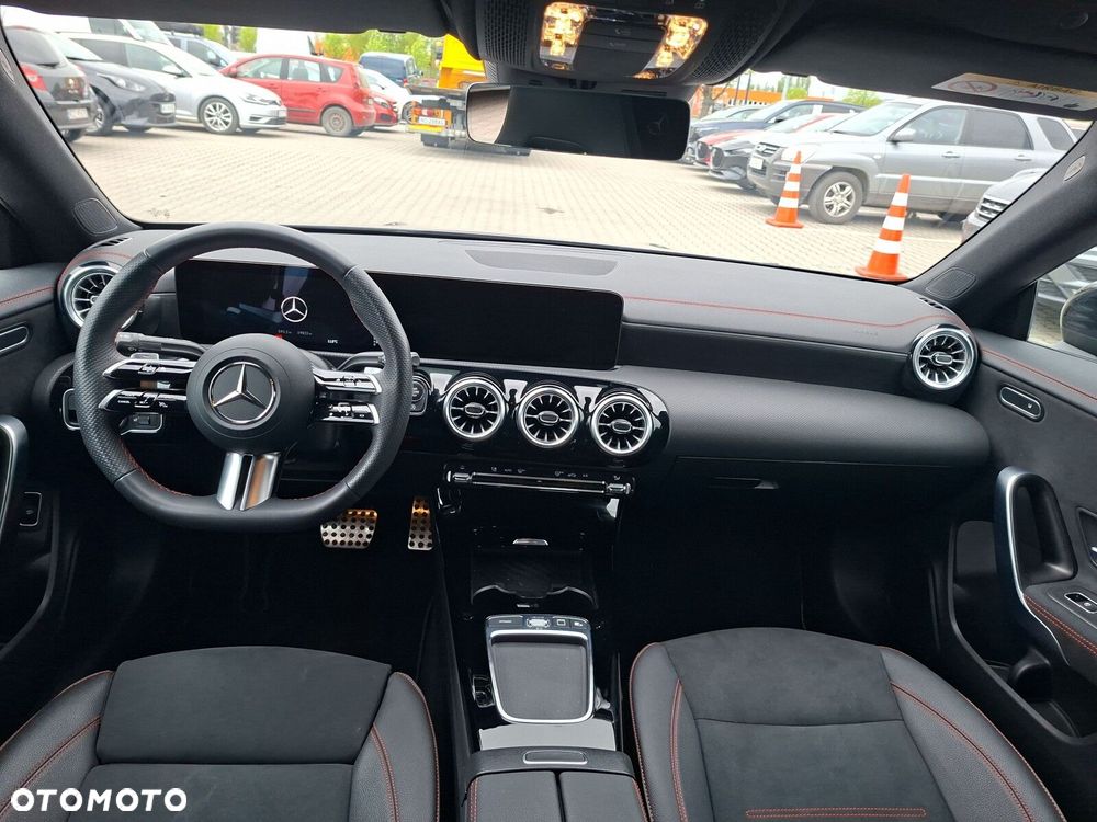 Mercedes-Benz CLA - 16