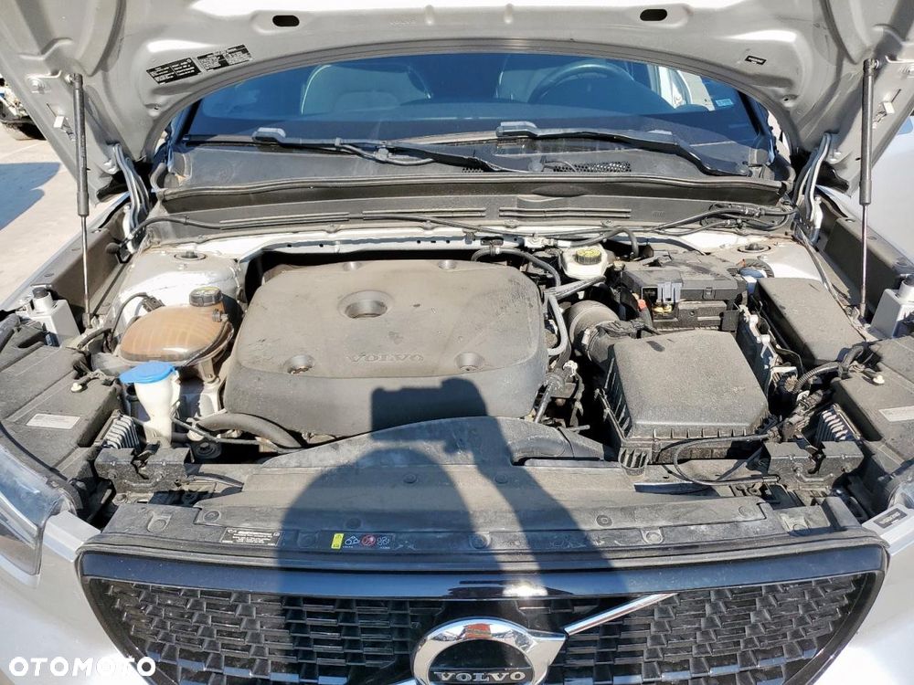 Volvo XC 40 T5 AWD Momentum - 11