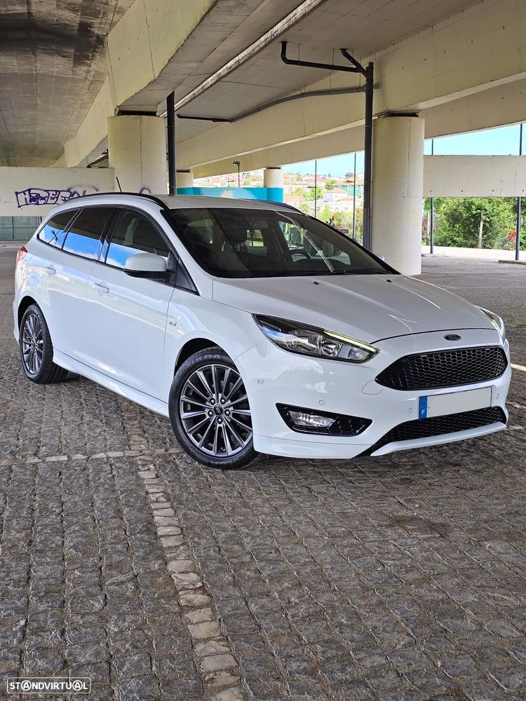 Ford Focus 1.0 EcoBoost S&S ST-LINE - 6