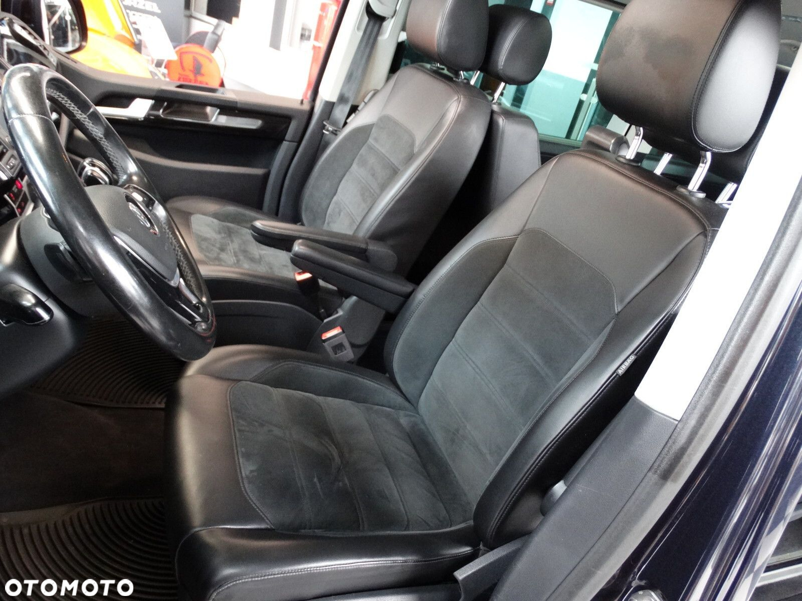 Volkswagen Multivan - 26