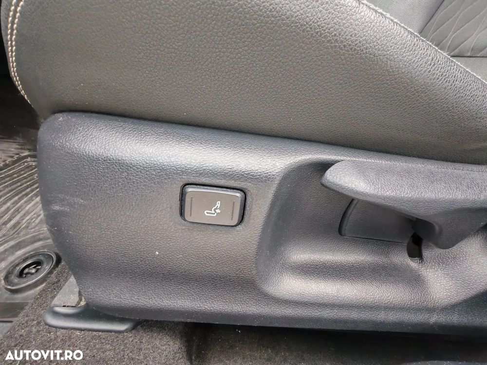 Toyota Corolla 1.8 HSD Exclusive Plus - 24
