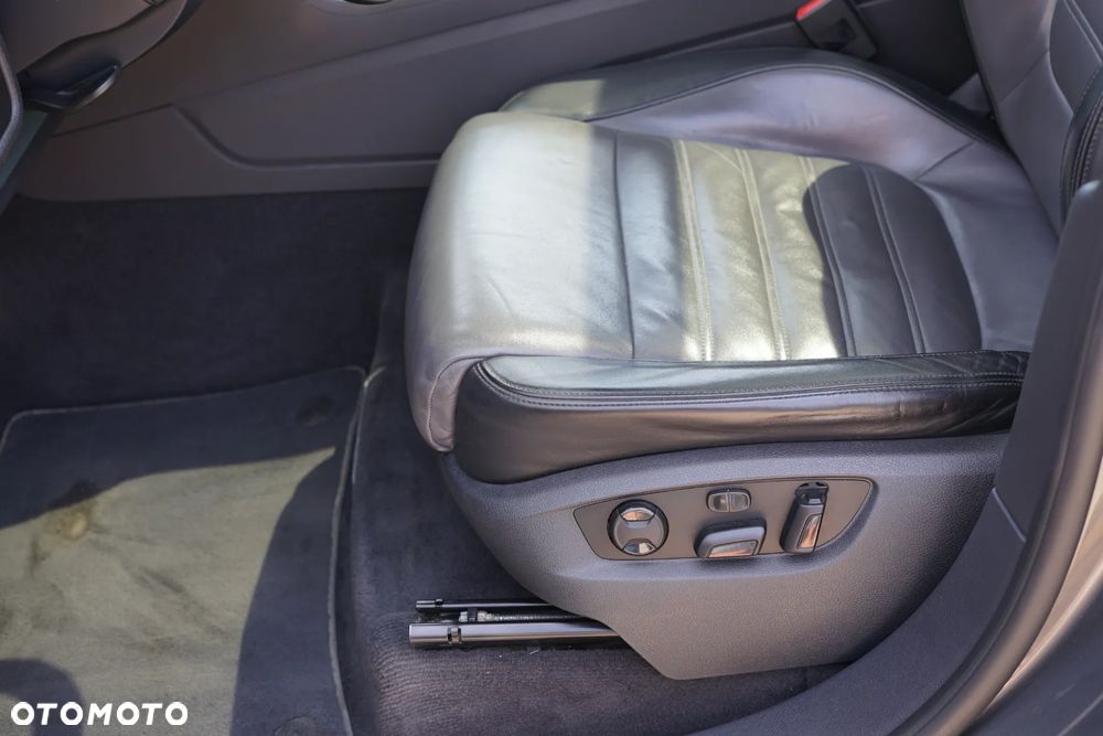 Volkswagen Touareg 3.0 V6 TDI BMT Perfectline R-Style - 13
