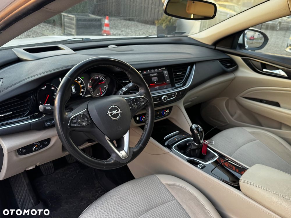 Opel Insignia 1.5 T Innovation S&S Eco - 22