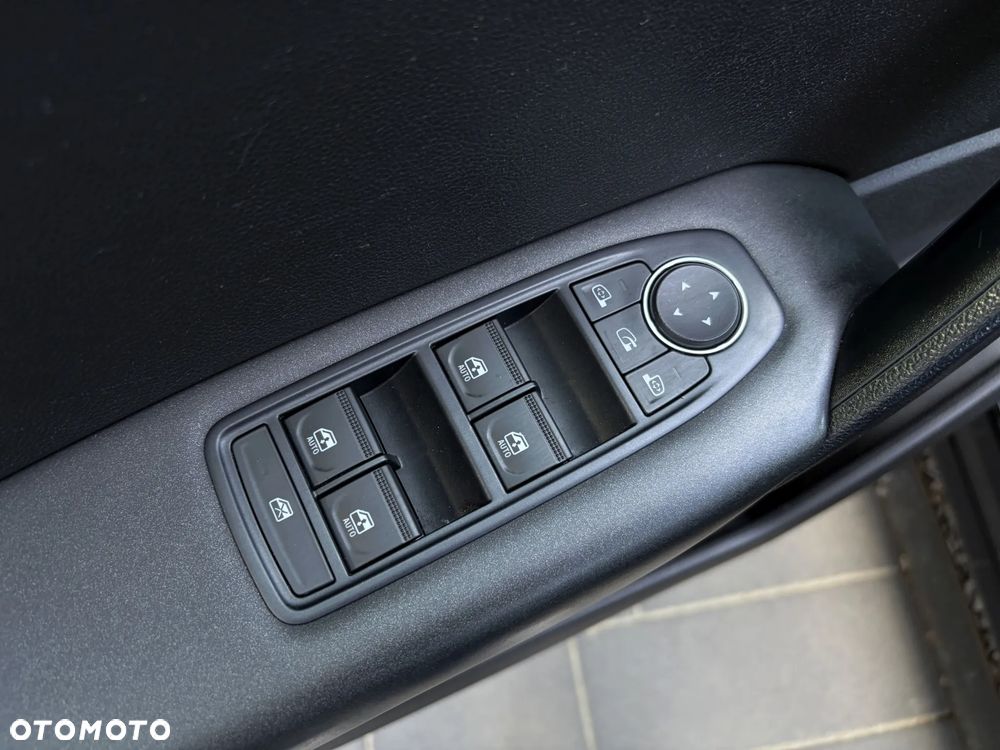 Renault Captur TCe 100 BUSINESS EDITION - 32