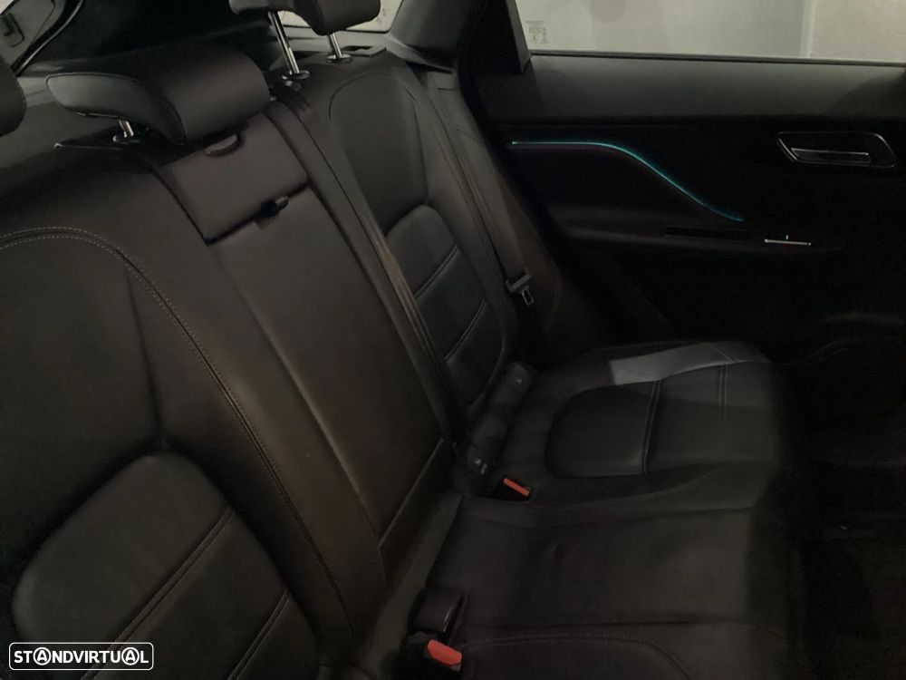 Jaguar F-Pace 2.0 i4D Portfolio Aut. - 32