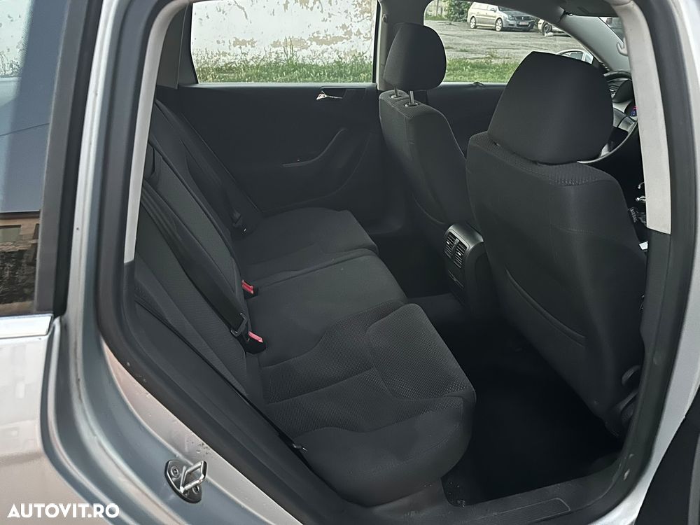Volkswagen Passat 1.9 TDI Sportline - 7
