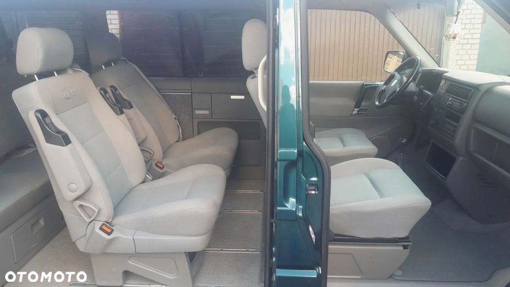 Volkswagen Multivan - 22