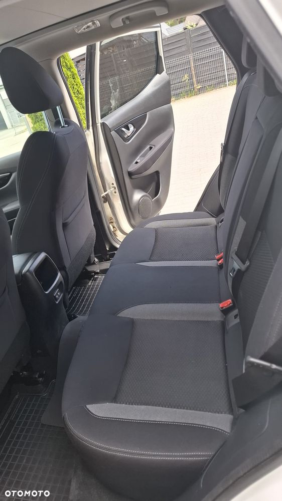 Nissan Qashqai 1.3 DIG-T N-Connecta EU6d - 4