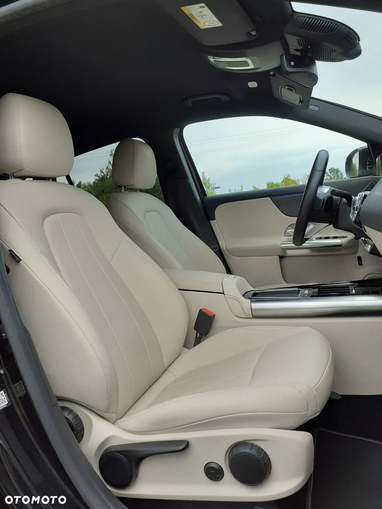Mercedes-Benz GLA 200 Progressive - 25