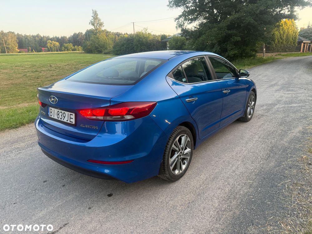 Hyundai Elantra 1.6 Comfort - 8
