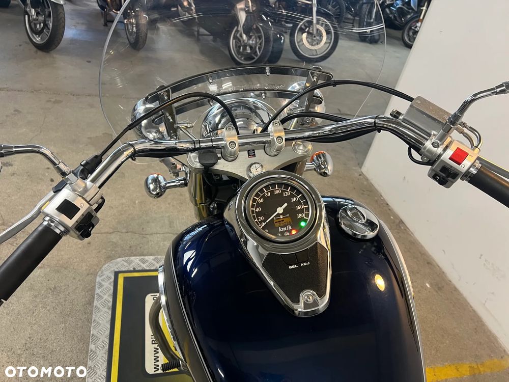 Suzuki VL 800 Volusia - 32