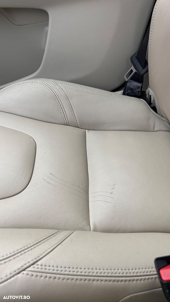 Volvo XC 60 D4 AWD Geartronic Momentum - 8