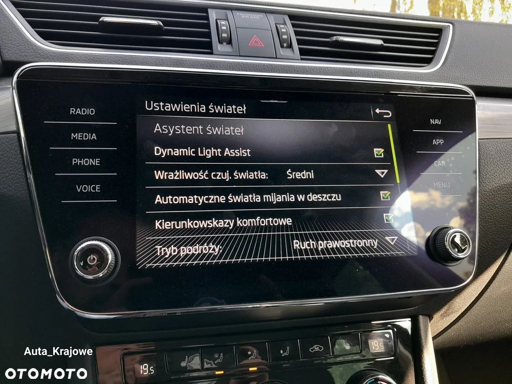Skoda Superb 2.0 TDI SCR Style DSG - 21