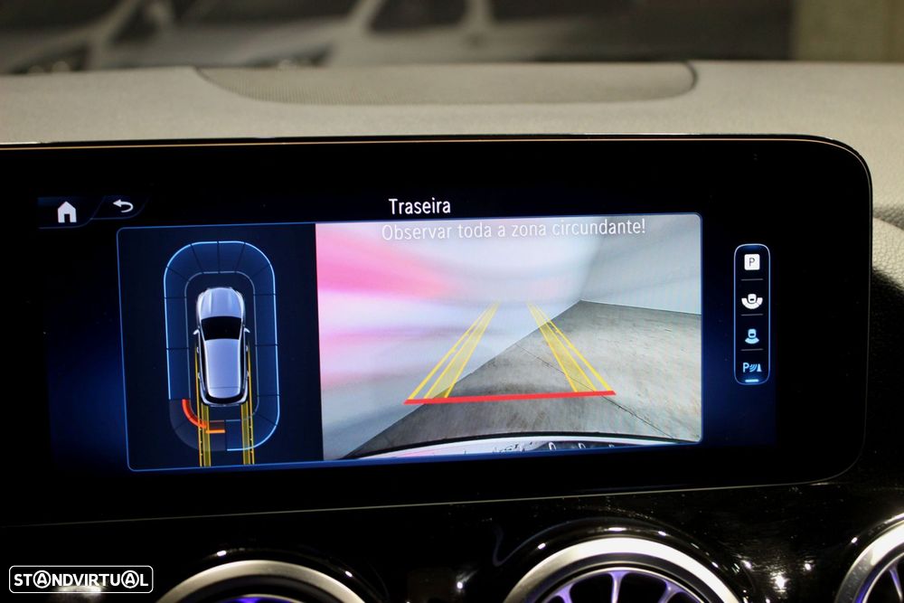 Mercedes-Benz GLA 180 d AMG Line - 35