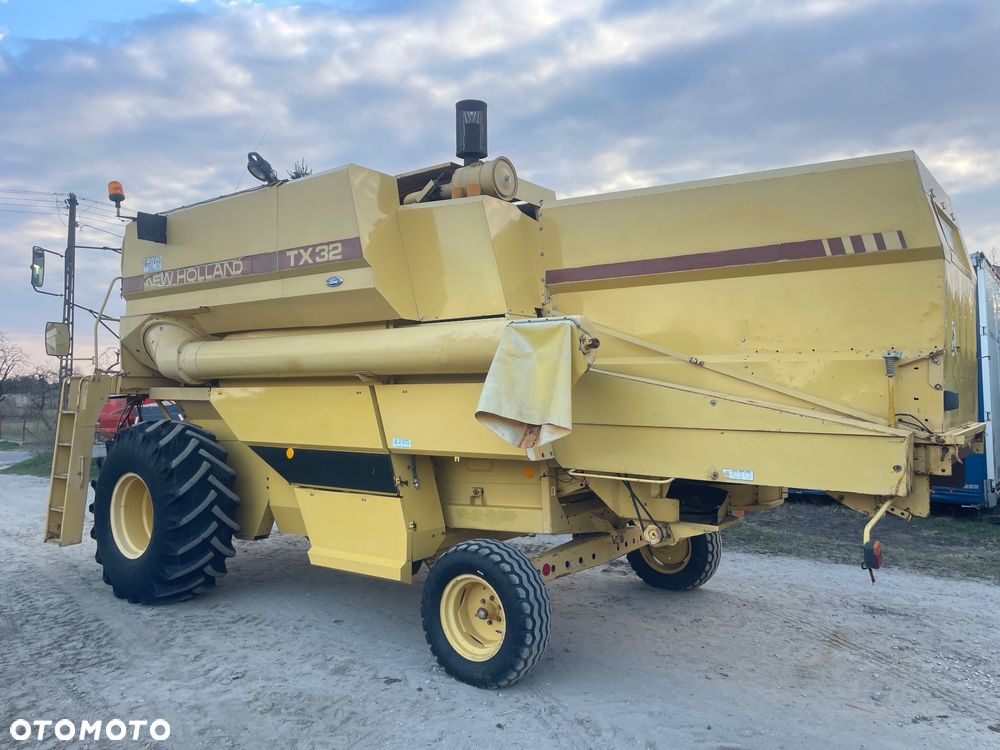 New Holland TX 32 - 8
