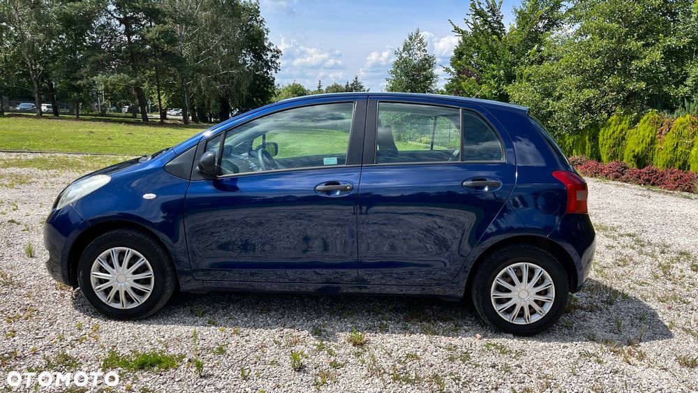 Toyota Yaris 1.0 Terra A/C - 4