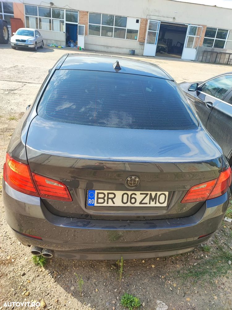 BMW Seria 5 525d xDrive - 5