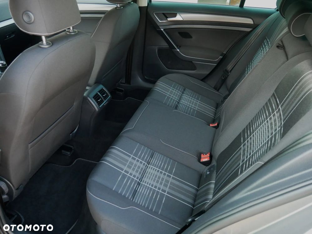 Volkswagen Golf 1.6 TDI BlueMotion Technology Lounge - 25