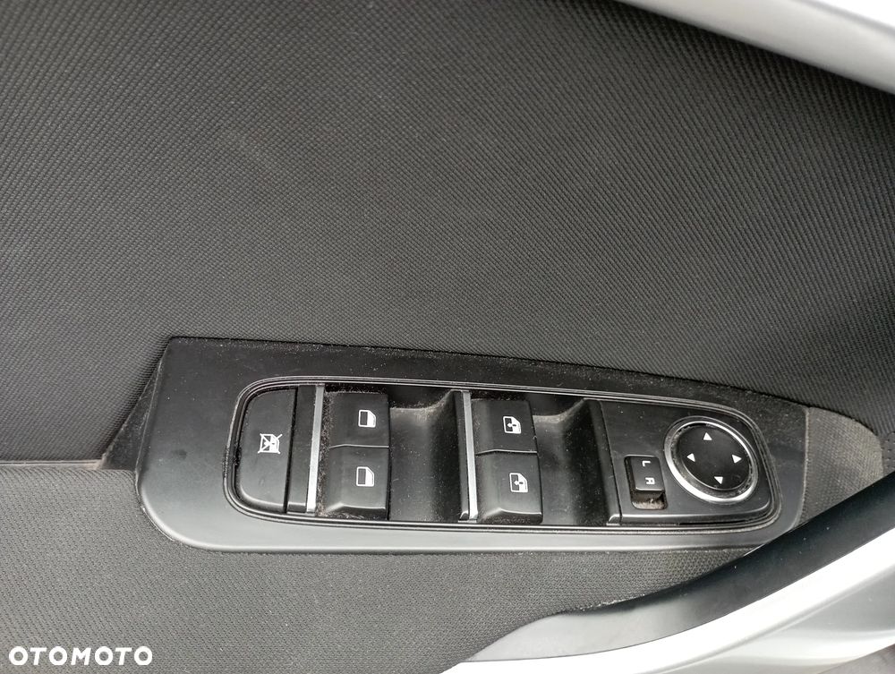 Kia Ceed - 16