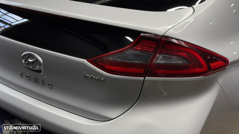 Hyundai Ioniq 1.6 GDI HEV Hybrid Tech - 11