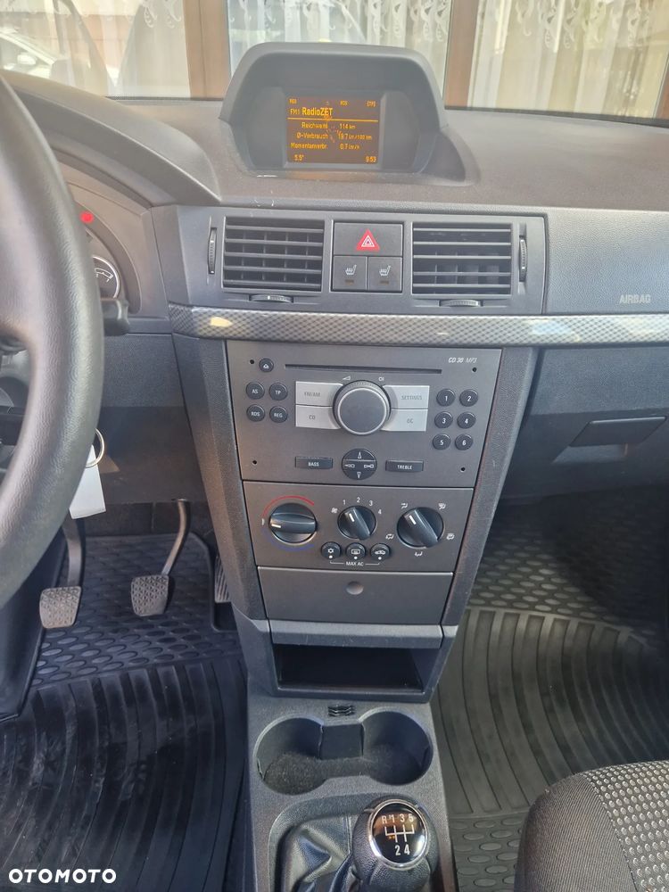 Opel Meriva 1.6 Essentia - 15