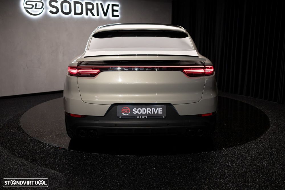 Porsche Cayenne Coupé E-Hybrid - 42