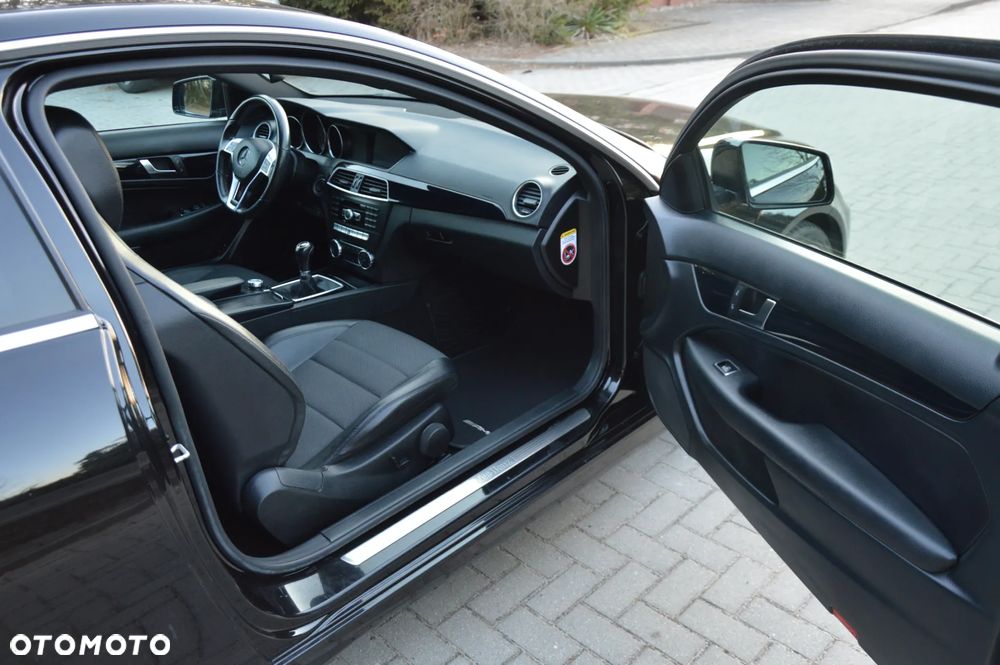 Mercedes-Benz Klasa C 180 BlueEFFICIENCY - 14