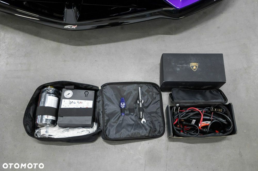 Lamborghini Aventador - 32