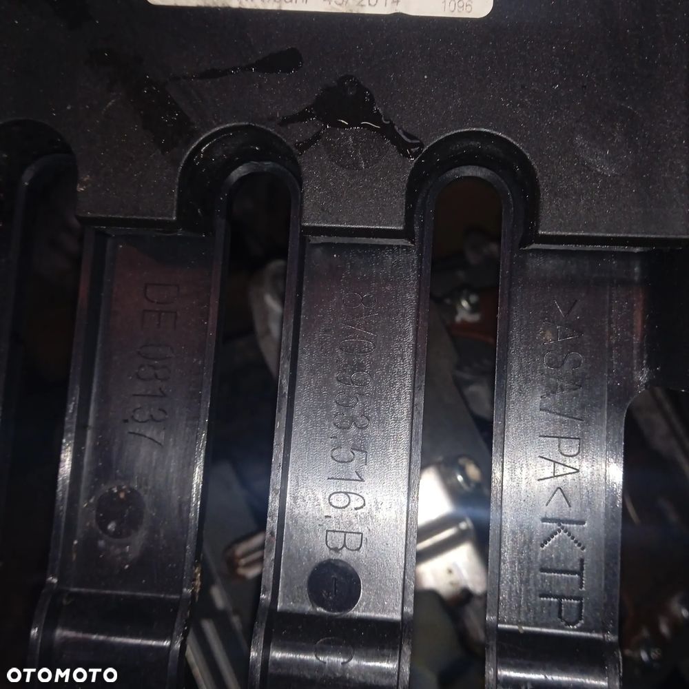 Obudowa kolumny kierowniczej 8V0953512L - 3