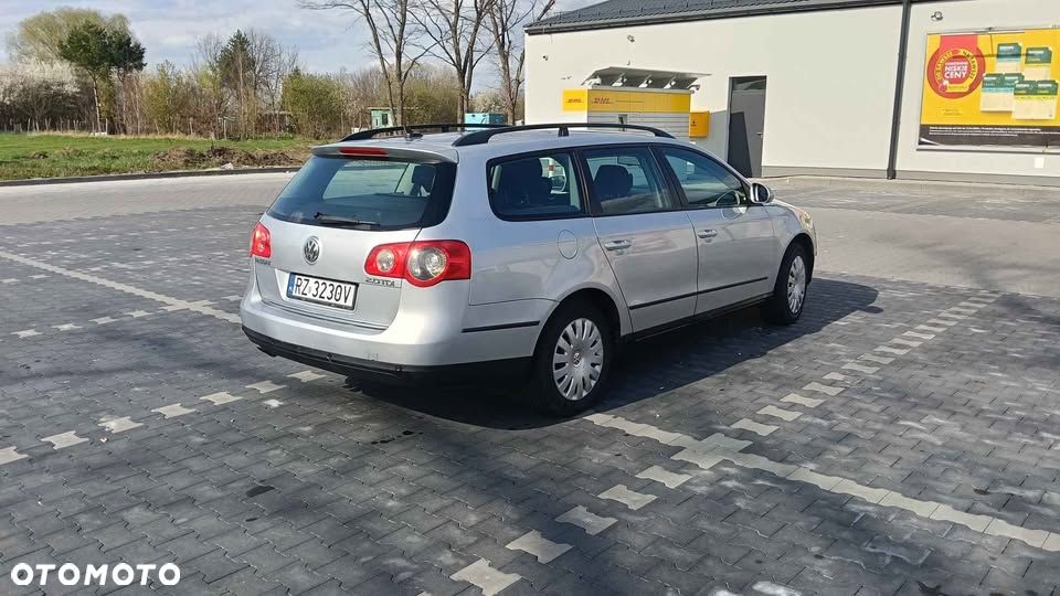 Volkswagen Passat 2.0 TDI Comfortline DSG - 4