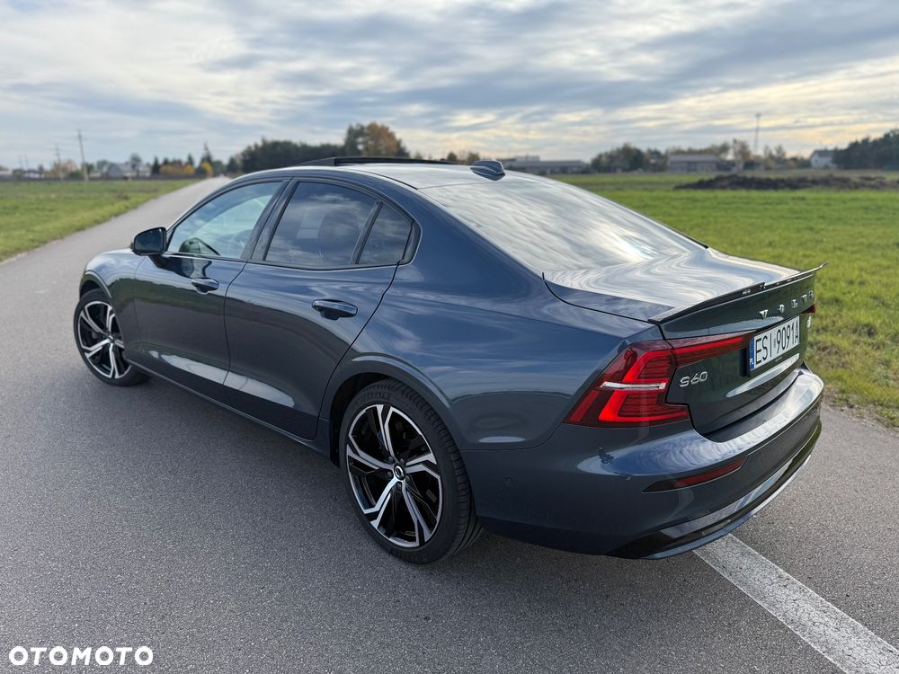Volvo S60 2023 photo 4