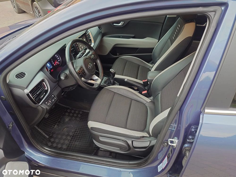 Kia Stonic 1.4 L - 11