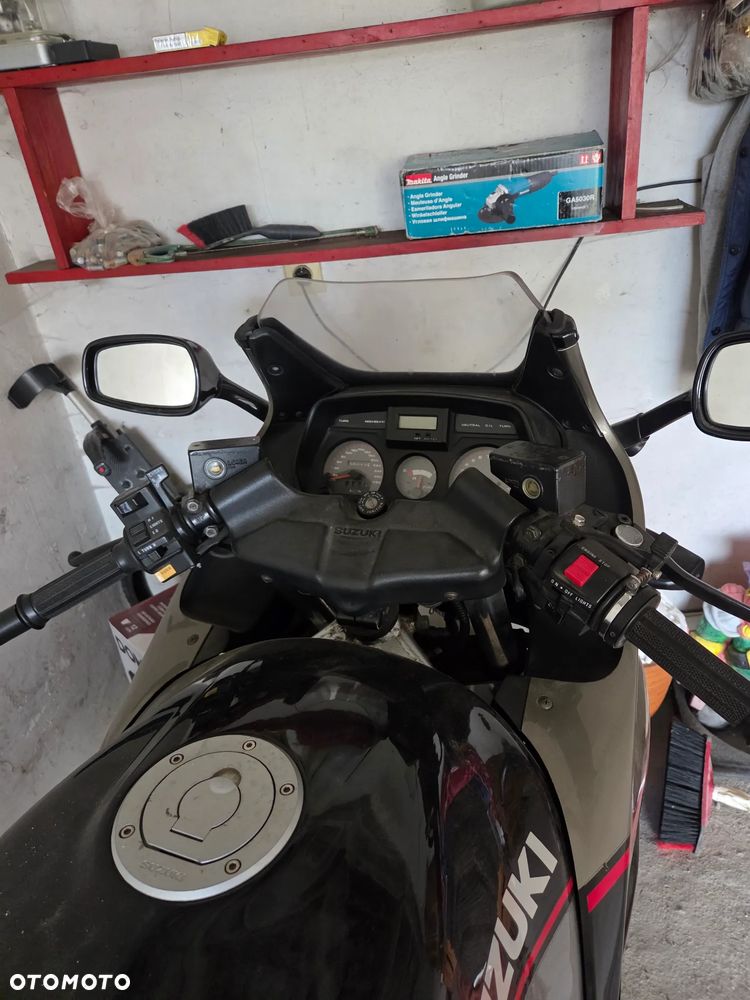 Suzuki GSX - 3